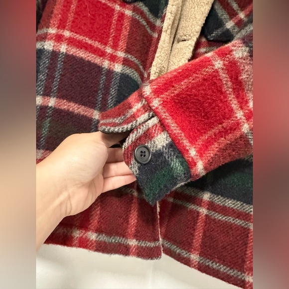 Woolrich sherpa lined button up flannel coat - Picture 2 of 5